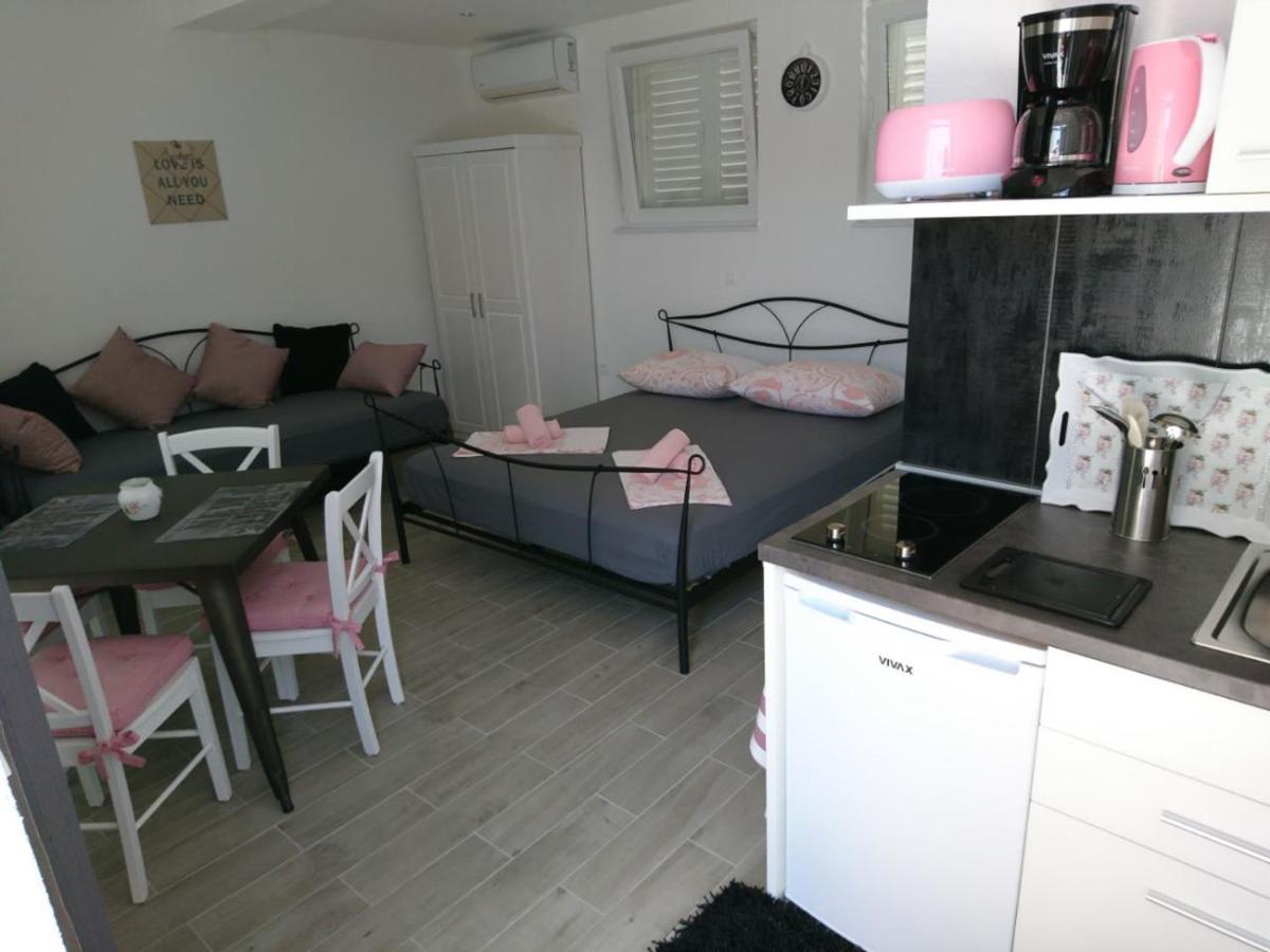 Nessa & Meli Appartement Makarska Buitenkant foto