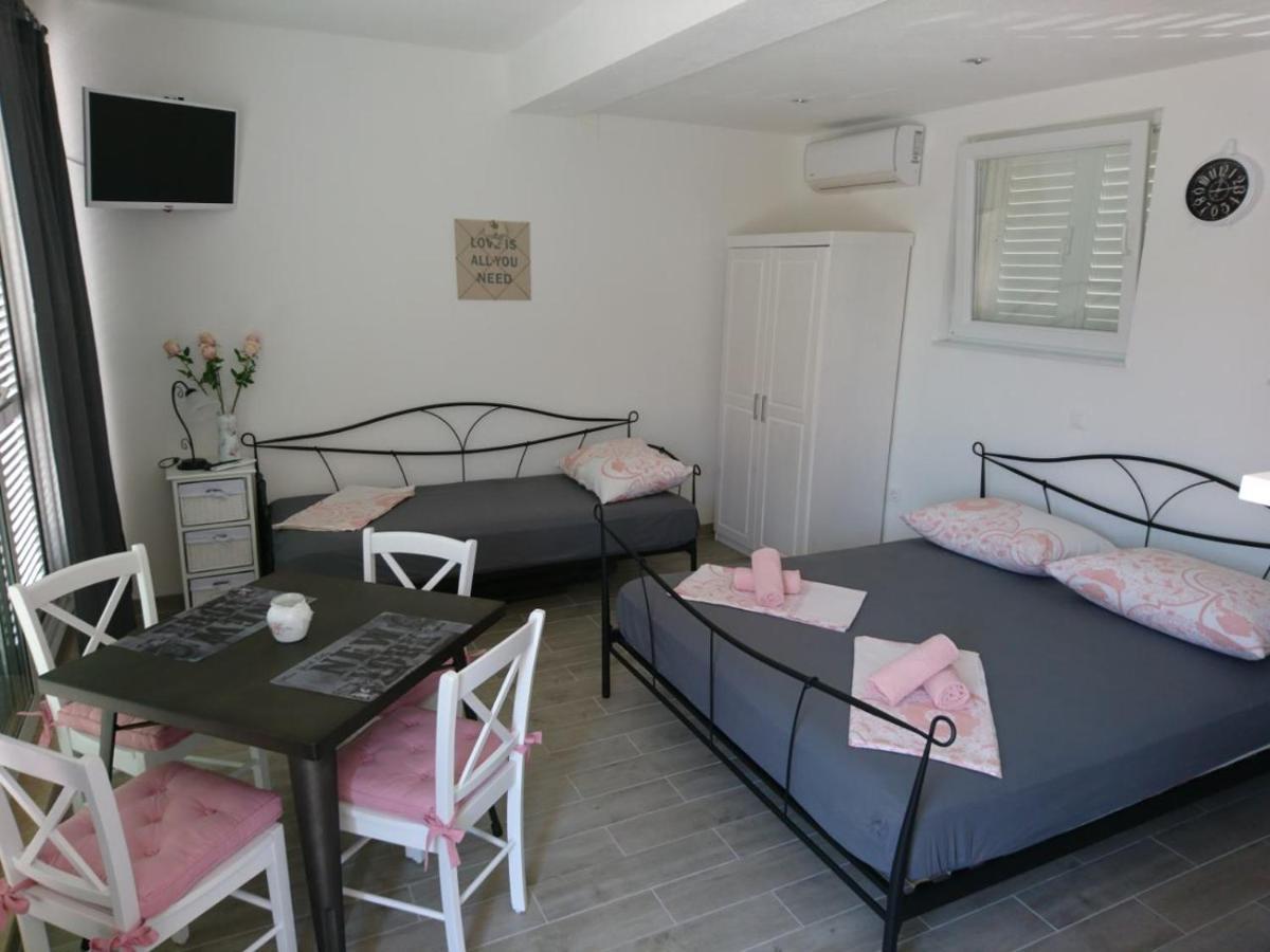 Nessa & Meli Appartement Makarska Buitenkant foto